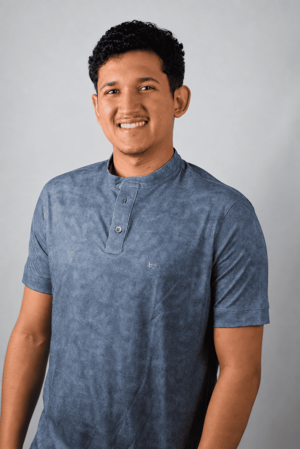 Camisa Masculina Gola Padre Oliveiras